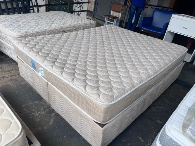Cama Box Queen