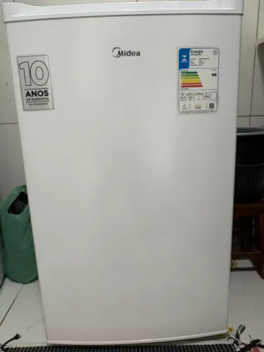 Vendo frigobar de 124L
