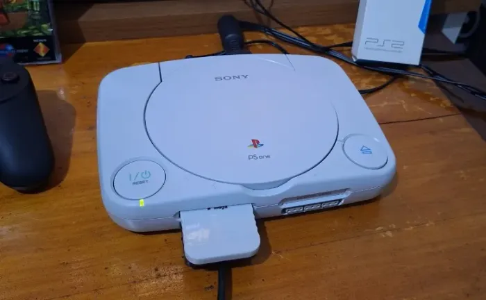 PSone Sony Revisado e Higienizado + Controle, Memory Card, Fonte e Cabo AV - Frete Grátis