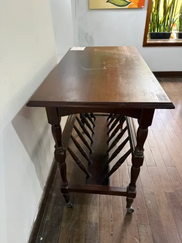 Aparador/revisteiro com rodinhas 0,90x0,50x0,75