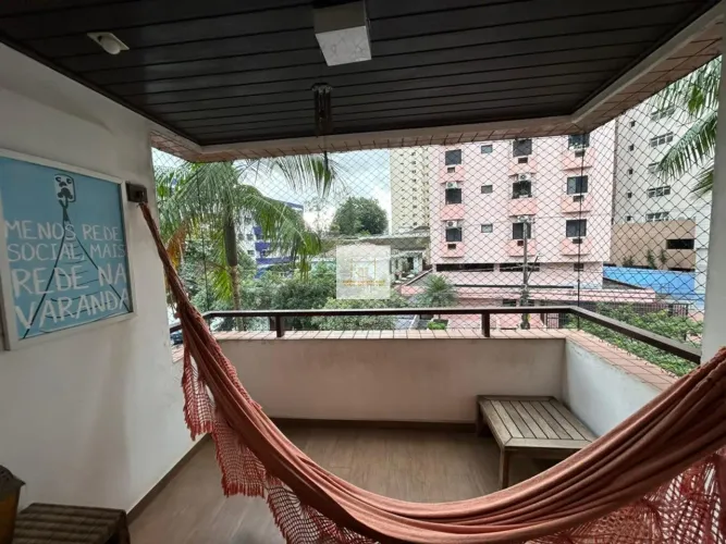 Porteira Fechada na Ponta da Praia: Reformado, 2 Dorms (1 Suíte com Closet) e Pronto Para