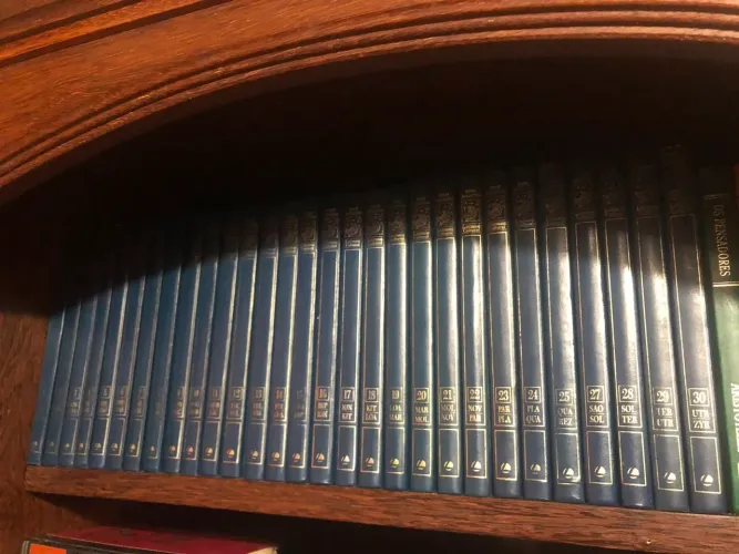 GRANDE ENCICLOPÉDIA LAROUSSE CULTURAL 30 VOLUMES