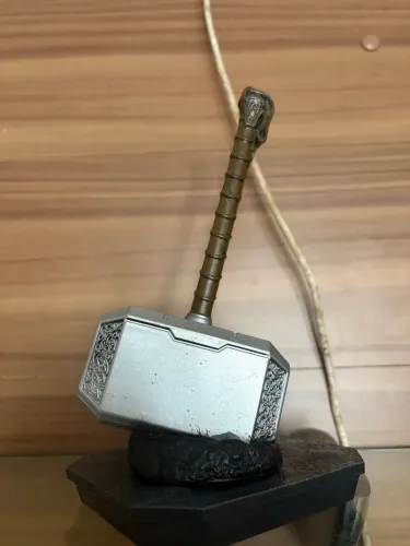 Martelo do Thor Marvel Mjolnir