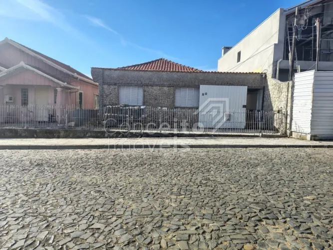 Terreno com 242m² - Orfãs