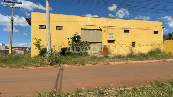 Prédio Comercial Trindade 2.760 metros em Trindade Rodovia dos Romeiros