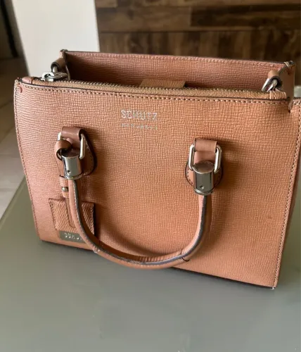 Schutz Lorena  Couro legítimo TAM pequena  Peça original  Algumas marca de uso 