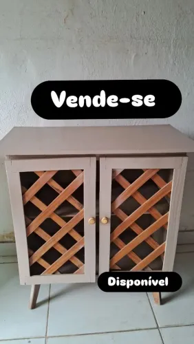 Cômoda bege 