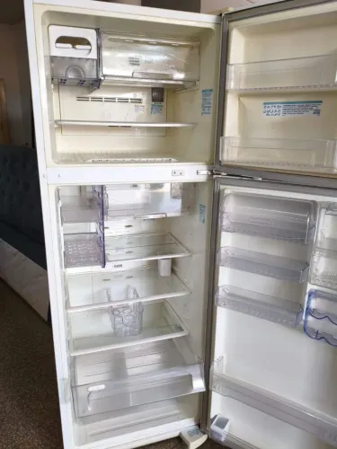 Geladeira Electrolux Ótima ( entrega grátis) tem garantia Aproveite