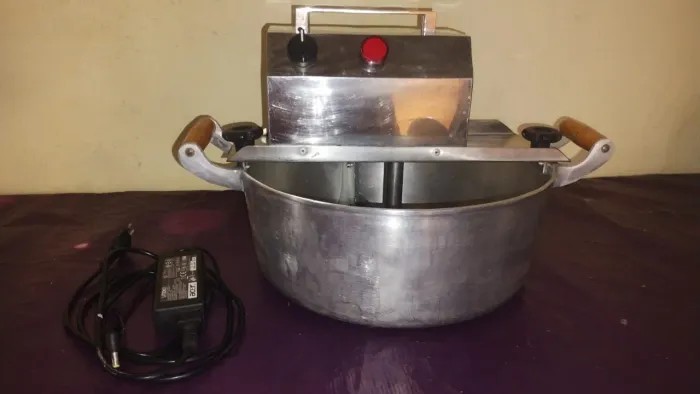 Panela mechedora elétrica 4L