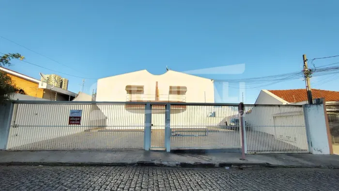 Kit com excelente localização próximo centro e faculdade