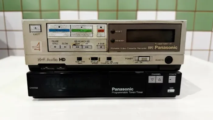 Videocassete Portátil Panasonic Vhs Com Sintonizador (Usado)