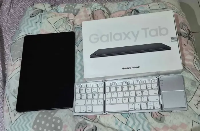 TABLET GALAXY TAB A9+ SAMSUNG + TECLADO PORTÁTIL DOBRÁVEL