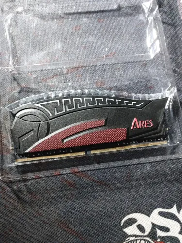 Memória ram DDR4 Datotek Ares 8Gb 4600Mhz com rgb.