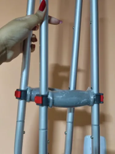 Par De Muleta Axilar D7 Universal Até 65 Kg (02 Unidades)