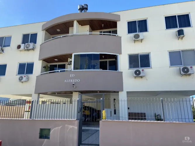 Apartamento com 2 quartos no Carianos