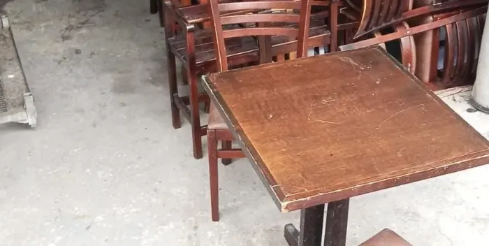 Lote com 60 mesas 70x70 somente mesa ( 100,00 a unid)