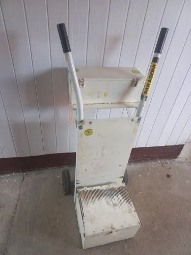 Carrinho pra vender as coisas na rua