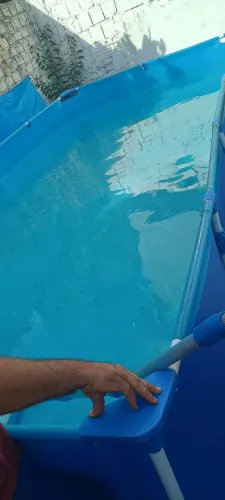 Piscina grande 2,600 por 7 metros e 86 centímetros de altura 