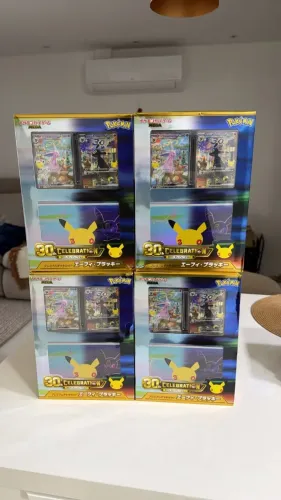 POKÉMON 30TH CELEBRATION - PREMIUM DECK SET EEVEE & UMBREON
