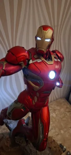 Iron Man / Homem de Ferro 1/6 Era de Ultron