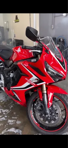 CBR 650 R muito nova