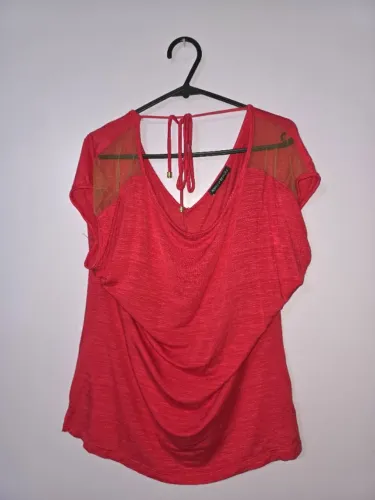 blusa rosa delicada