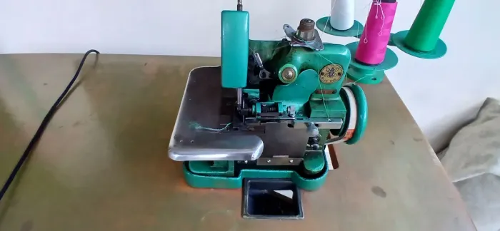 Máquina Ovelok para vender por 600,00