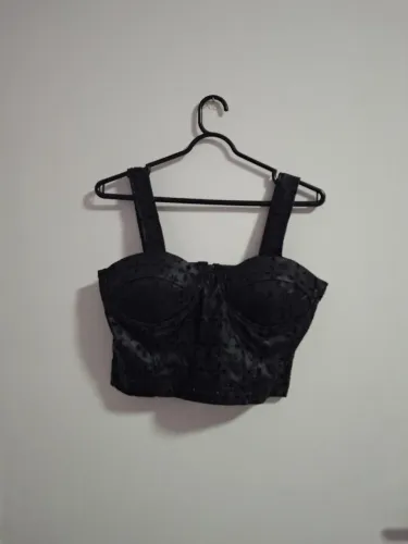 Conjunto top e saia "couro"