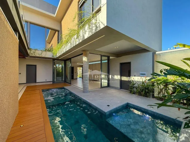 Sobrado com 4 dormitórios à venda, 330 m² por R$ 3.500.000,00 - Condomínio Royal Boulevard