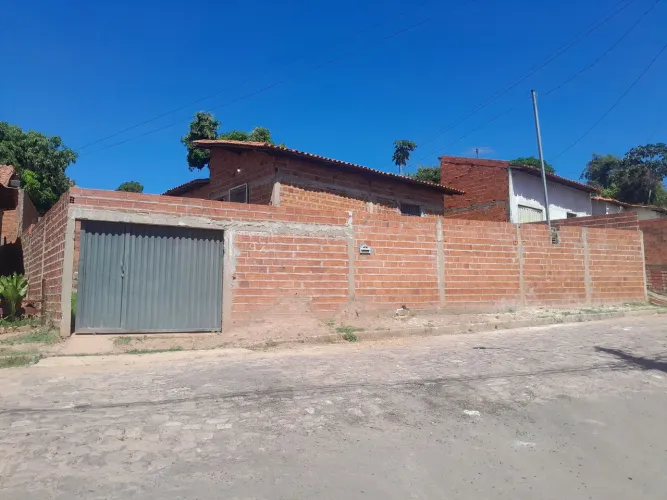 Vende-se casa terreno 13 de frente 20 de fundo