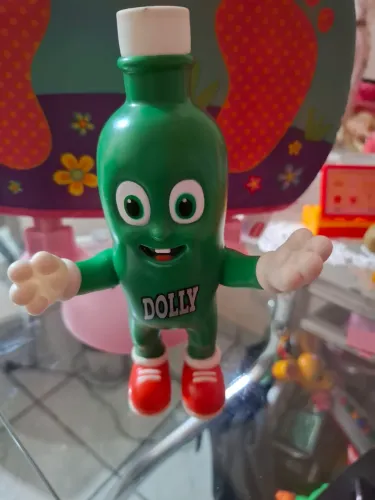 Boneco Dolly guarana 