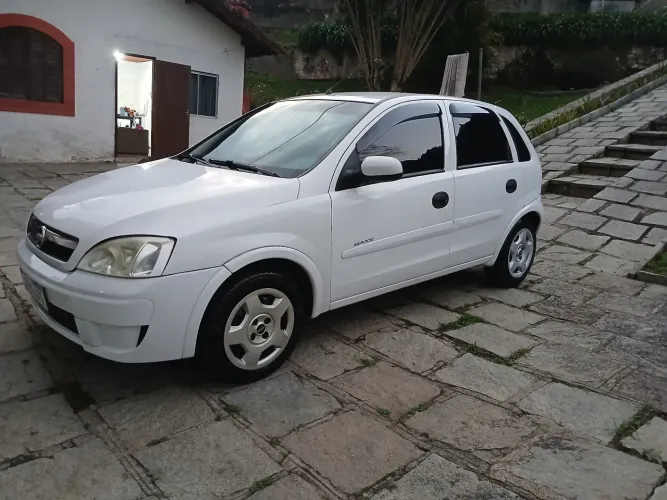Volkswagen Kombi Furgão (álcool) 2005