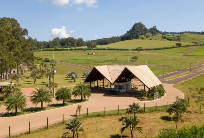 LOTE DE 420 m² EM ANALÂNDIA/SP