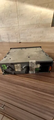 RADIO GRUNDIG RENAULT. Não sei se funciona