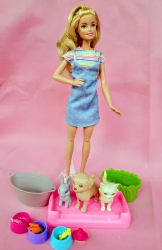 Barbie pet shop Mattel, completa ideal para vc colecionador, admirável para crianças.