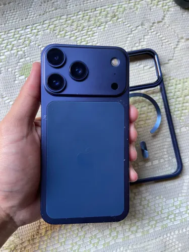 Vendo iPhone 11 na carcaça do 17 Pro