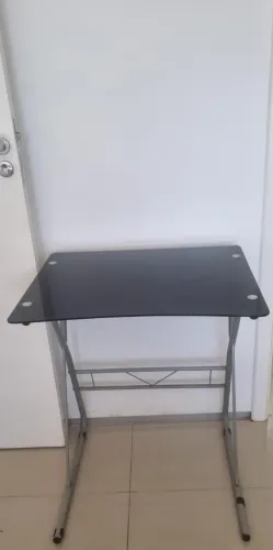 Mesa de escritório(computador) de vidro