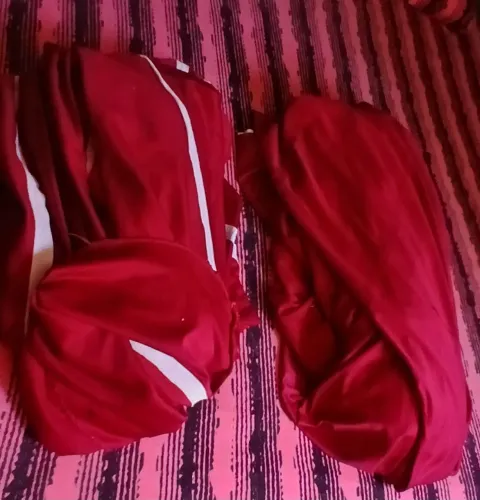 Comjunto capa de sofá grande. Obs elas não são novas mais da pra usar muito ainda