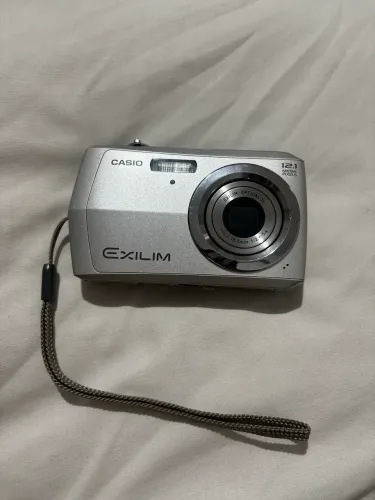 Câmera Casio Exilim EX-Z16 cybershot