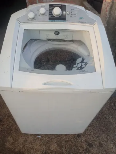 Vendo máquina de lavar Gê 15kg funcionando perfeitamente