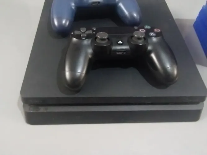 Playstation 4 super slim 1 tera 2 controles mais 10 jogos semi novo