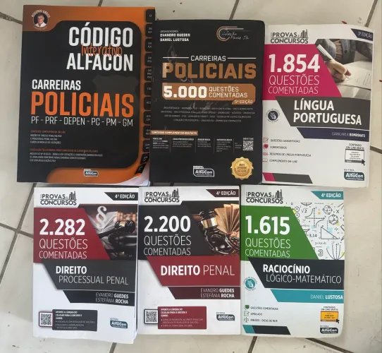 Kit de livros para concursos militares