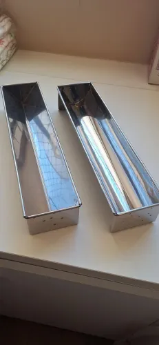 Formas em inox (calhas) para sobremesas (em especial espumones) 2 formatos: V e meia lua