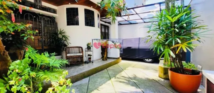 Casa de Alto Padrão Totalmente Reformada com Piscina e Vista Panorâmica para o Cristo Rede