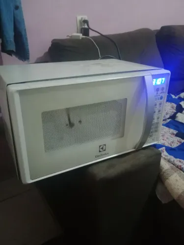 Vendo Microondas com Avarias 