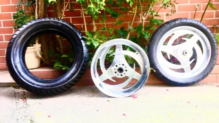 Rodas NOVAS Harley Davidson aluminio cromada.