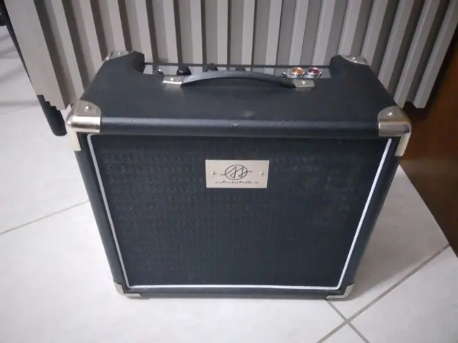 Amplificador Guitarra Valvulado Acedo 276 - 6W falante 8pol em ótimas condições!