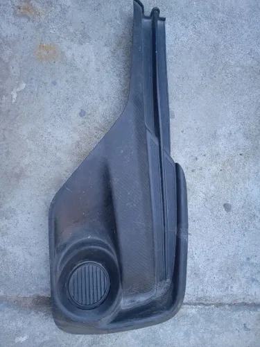 Moldura farol auxiliar etios 2018 a 2020 esquerda