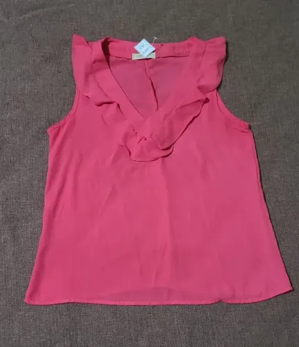 Blusa feminina rosa com babado