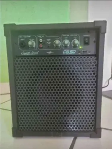 Caixa de som amplificada